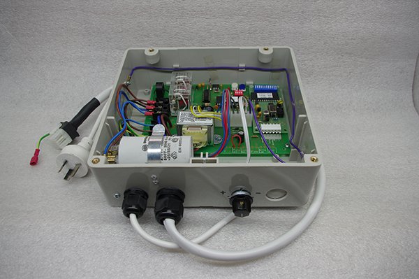 CR 28 Control Module with Radio Receiver Image